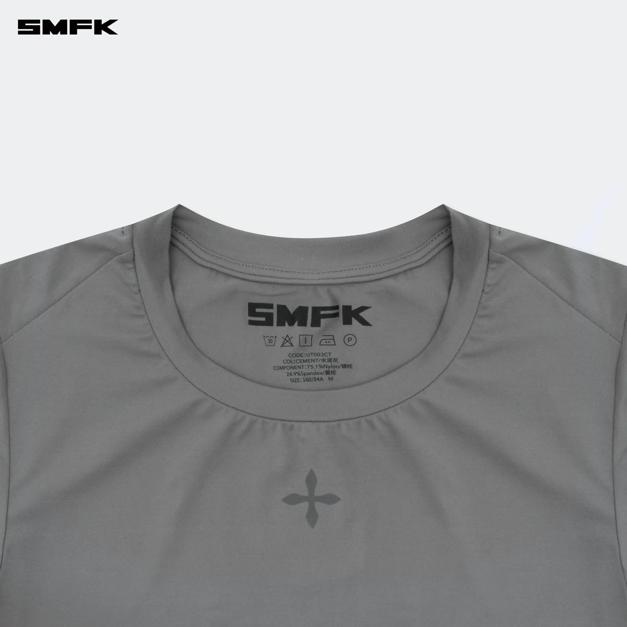 Compass Hug Skin-Tight Fitting Tee Dark Gray