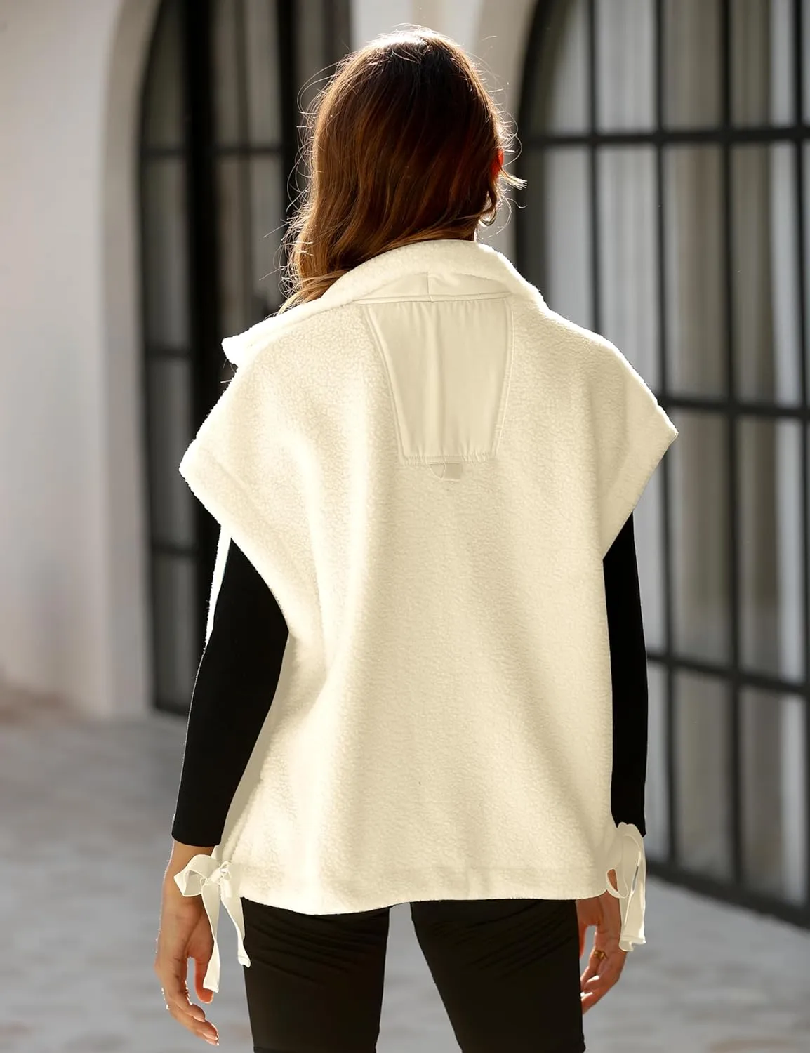 Fleece Vest for Women Sleeveless Button Up Fuzzy Sherpa Jacket Casual Warm Waistcoat Vest with Pockets