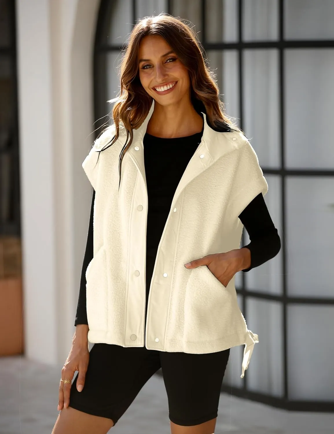 Fleece Vest for Women Sleeveless Button Up Fuzzy Sherpa Jacket Casual Warm Waistcoat Vest with Pockets