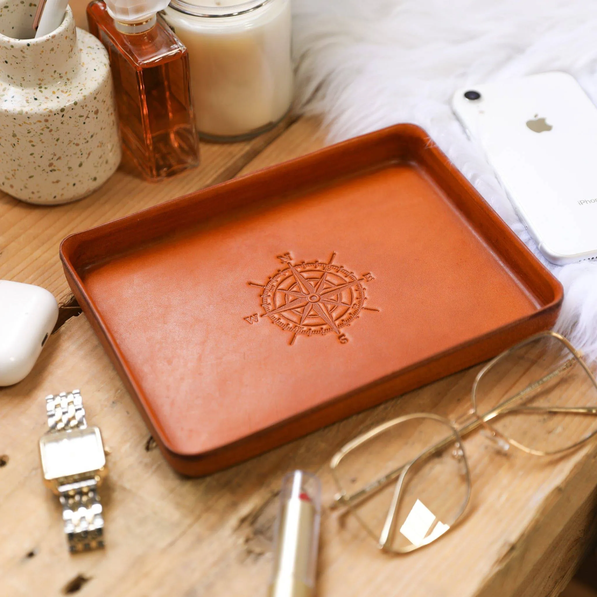 Molded Minimalist Valet Tray