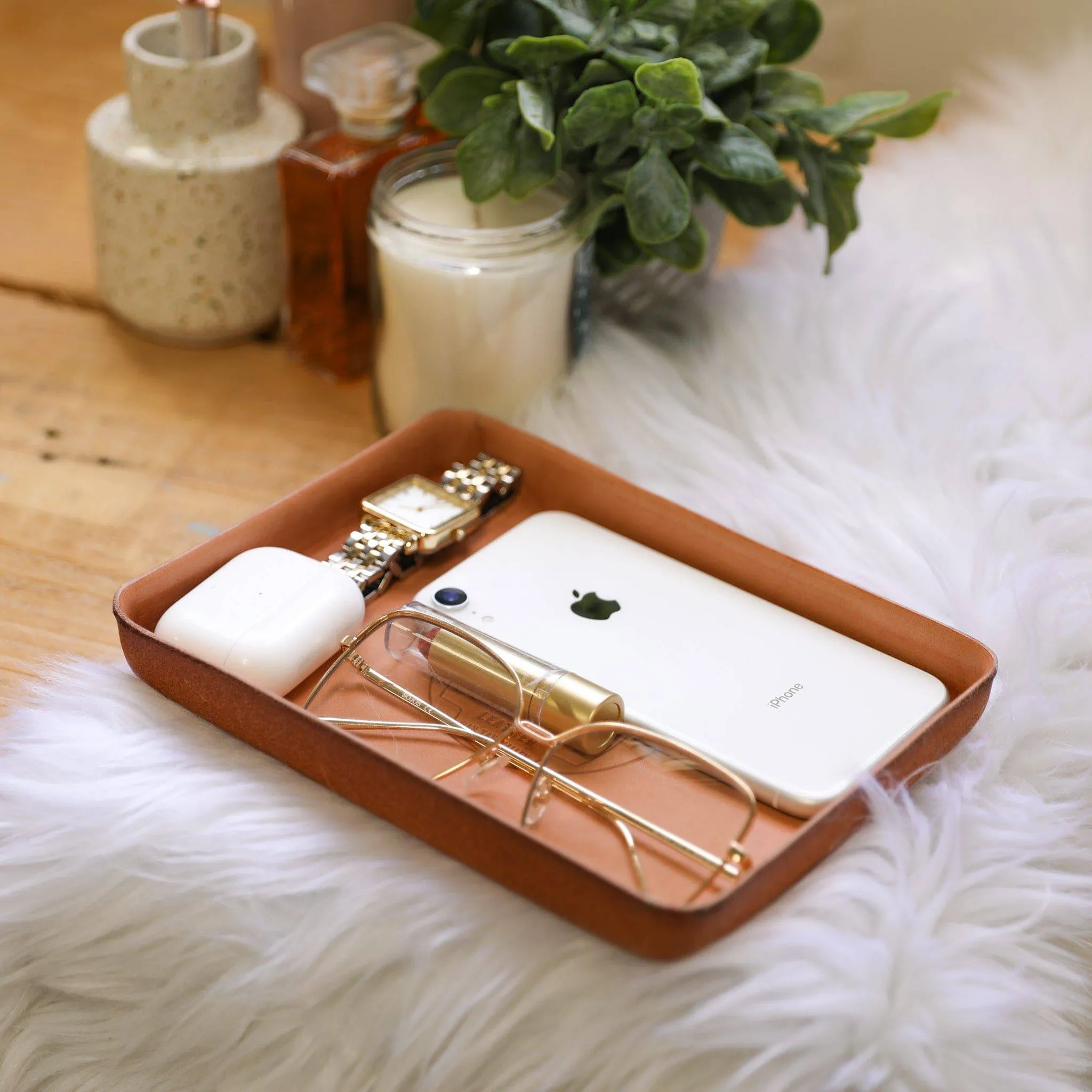 Molded Minimalist Valet Tray