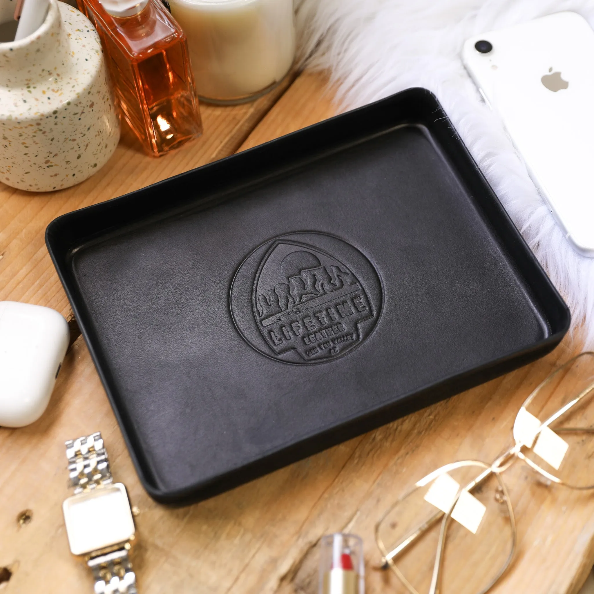Molded Minimalist Valet Tray