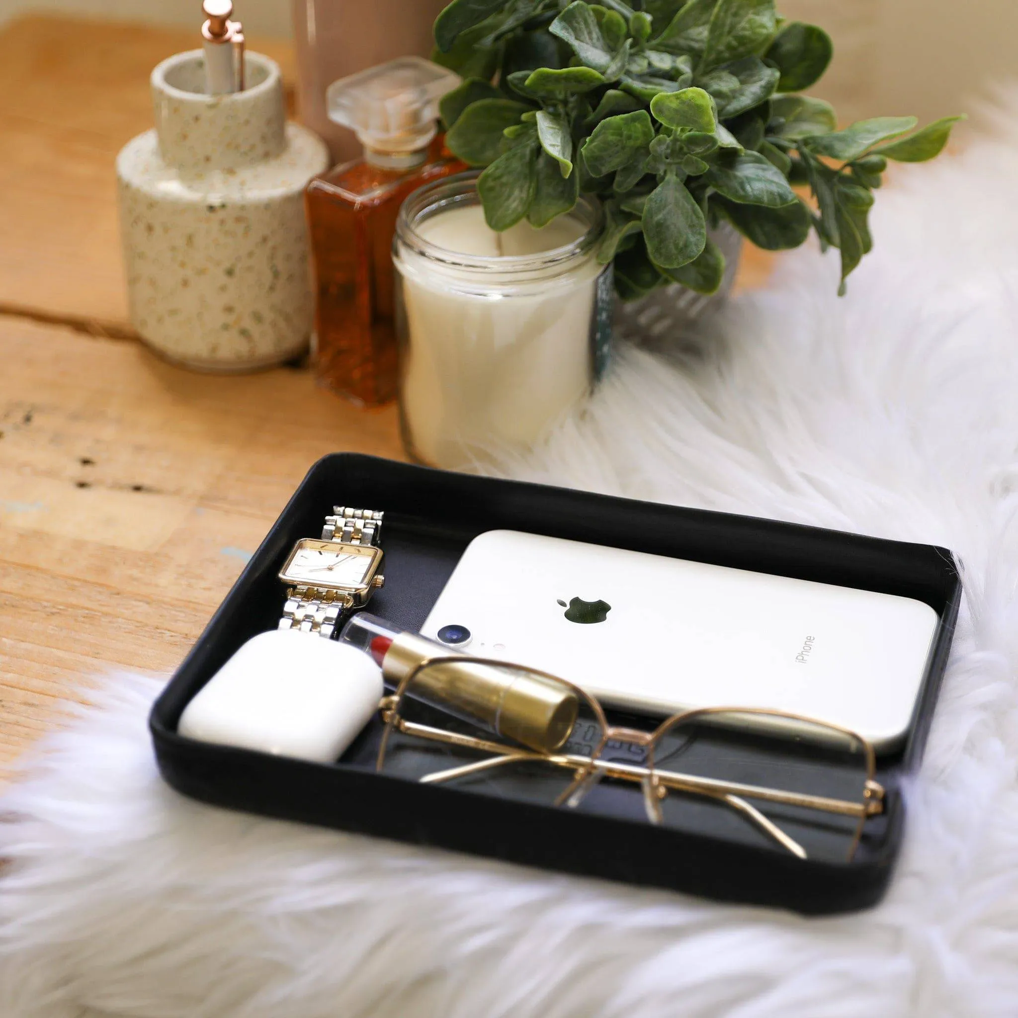 Molded Minimalist Valet Tray