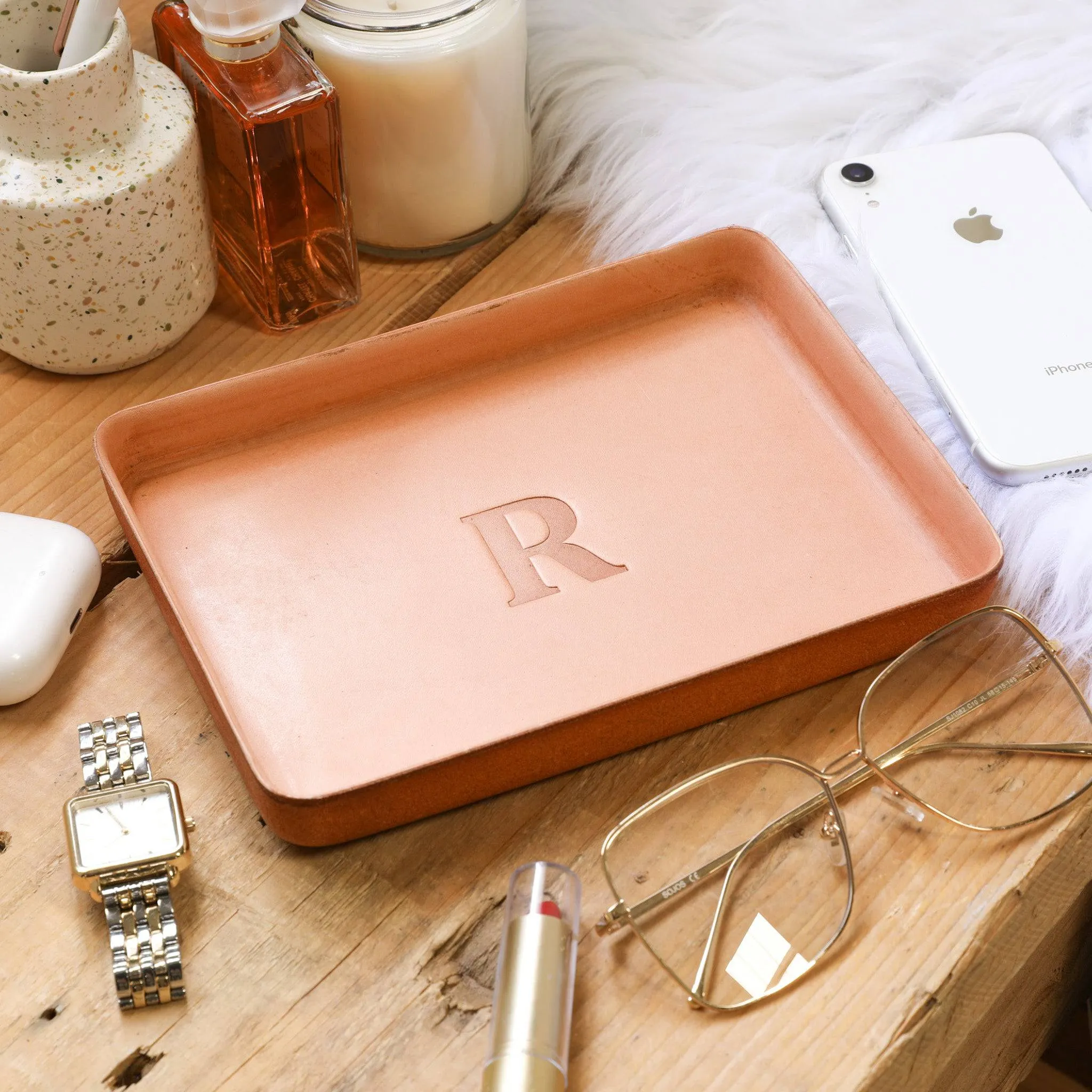 Molded Minimalist Valet Tray